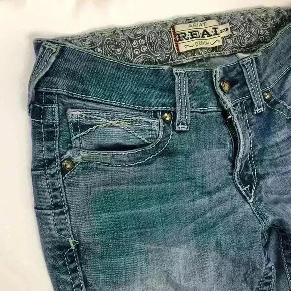 Ariat REAL Denim Light Wash Cotton Blue 5-Pocket Jeans - Picture 7 of 13